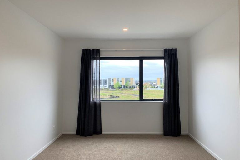 Photo of property in 35 Peihana Road, Hobsonville, Auckland, 0616