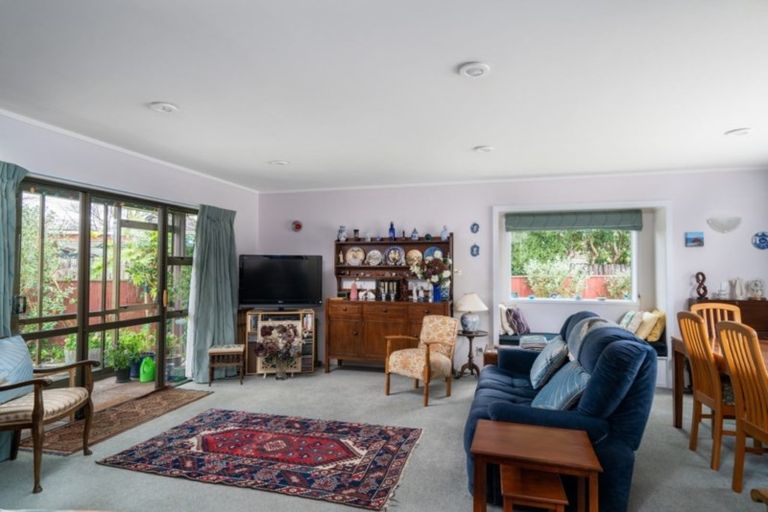 Photo of property in 7 Kathleen Place, Rainbow Point, Taupo, 3330