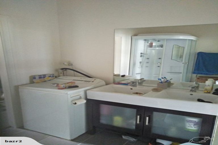 Photo of property in 1/98 Birkenhead Avenue, Birkenhead, Auckland, 0626