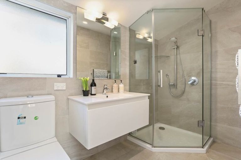 Photo of property in 2 Imatra Place, Sunnyhills, Auckland, 2010