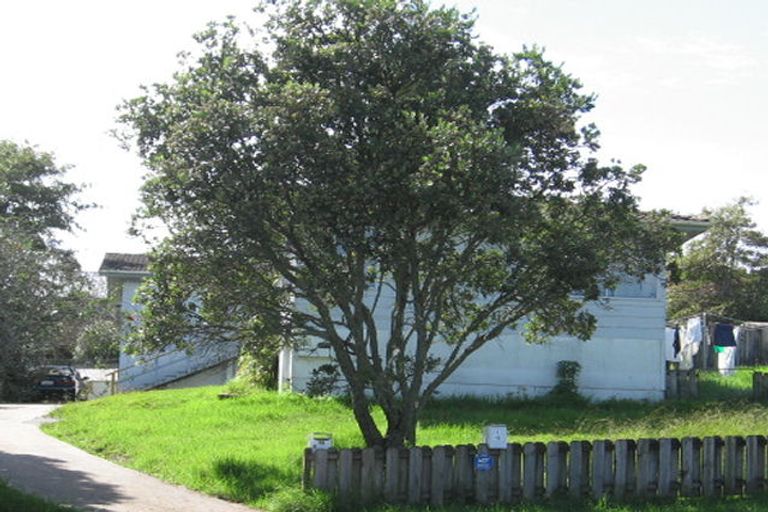 Photo of property in 19 Hanui Place, Massey, Auckland, 0614