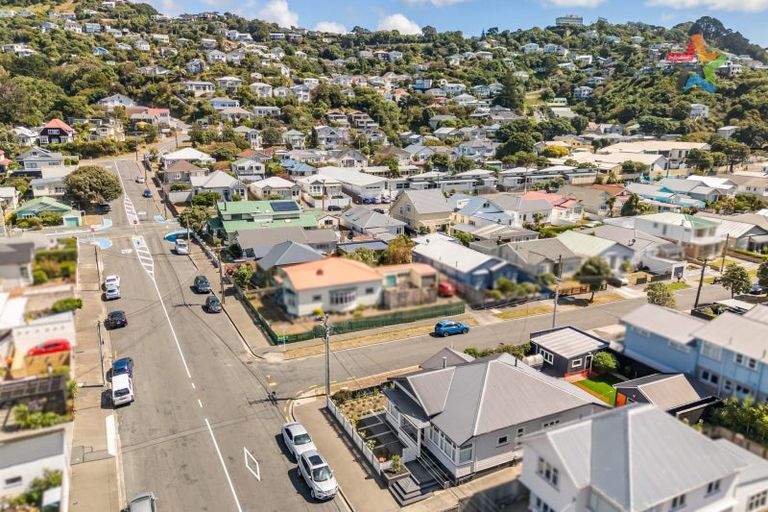 Photo of property in 6 Wha Street, Lyall Bay, Wellington, 6022