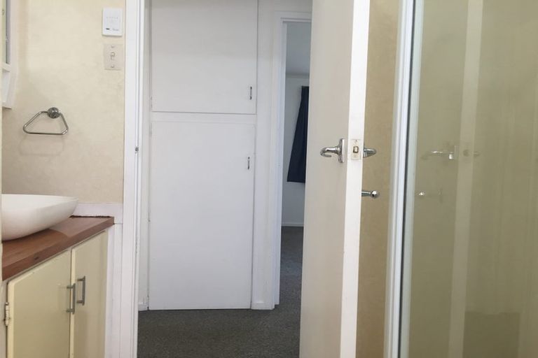 Photo of property in 52 Butterworth Drive, Glendene, Auckland, 0602