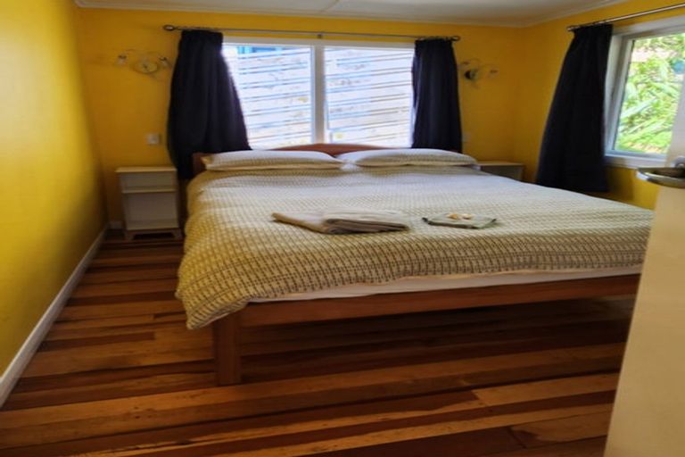 Photo of property in 130 Owhiro Bay Parade, Owhiro Bay, Wellington, 6023