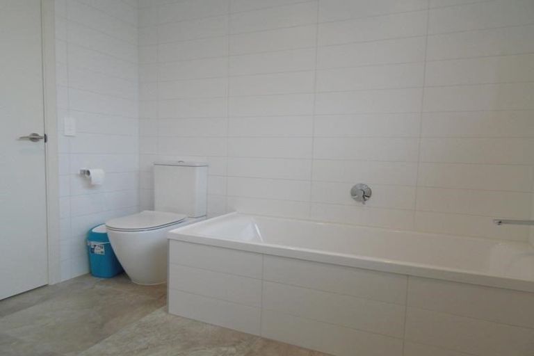 Photo of property in 2 Saltmarsh Road, Hobsonville, Auckland, 0616