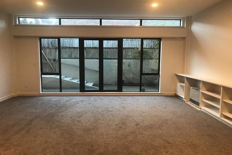 Photo of property in 28u2 Hobson Street, Thorndon, Wellington, 6011