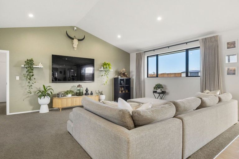 Photo of property in 11 Midsummer Avenue, Stratford, 4332