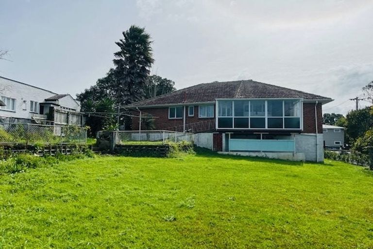 Photo of property in 23 Tirimoana Road, Te Atatu South, Auckland, 0602