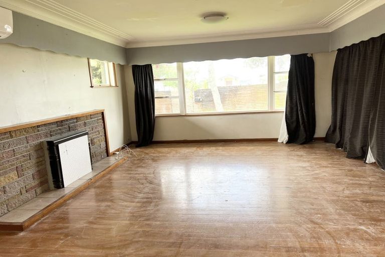 Photo of property in 3179 Great North Road, New Lynn, Auckland, 0600