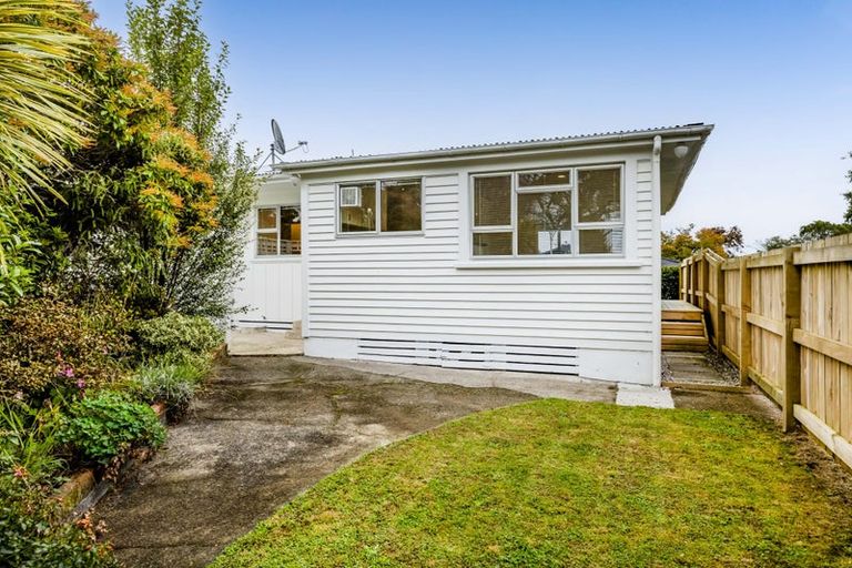 Photo of property in 5 Nikau Street, Inglewood, 4330
