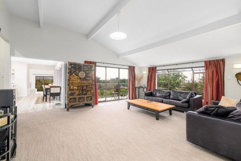 Photo of property in 2 Cannon Hill Crescent, Mount Pleasant, Christchurch, 8081