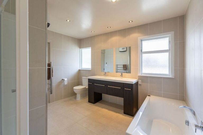 Photo of property in 308 Main North Road, Redwood, Christchurch, 8051