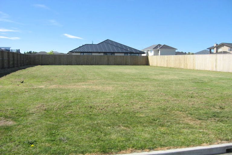 Photo of property in 9 Riverbank Road, Northwood, Christchurch, 8051