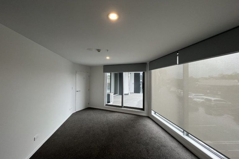 Photo of property in Bella Vista, 1h/84 Gunner Drive, Te Atatu Peninsula, Auckland, 0610