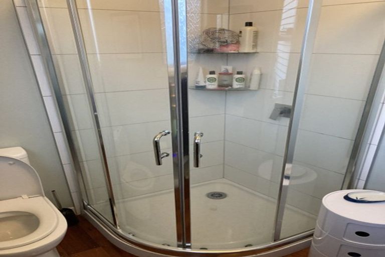 Photo of property in 33 Rua Street, Lyall Bay, Wellington, 6022