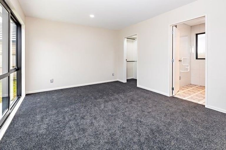 Photo of property in 10 Kotuku Crescent, Takanini, 2112