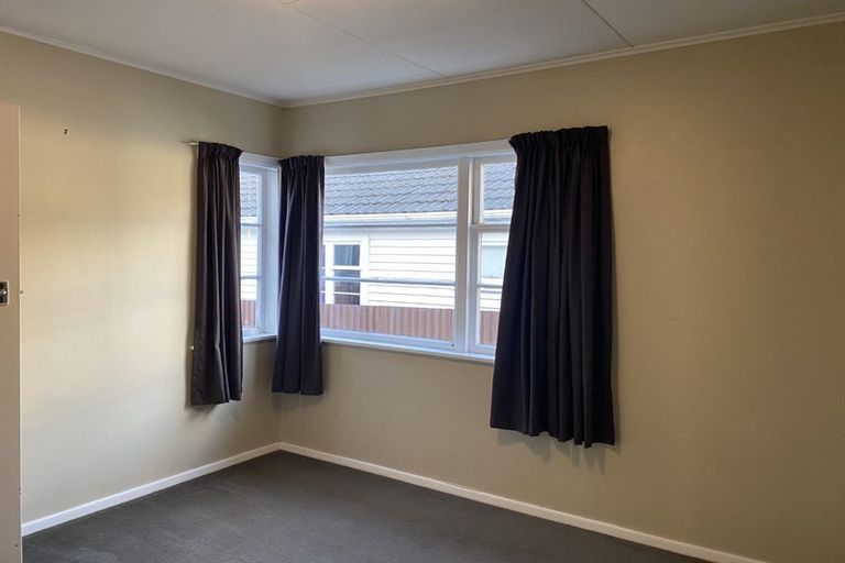 Photo of property in 77 Fraser Street, Wainuiomata, Lower Hutt, 5014