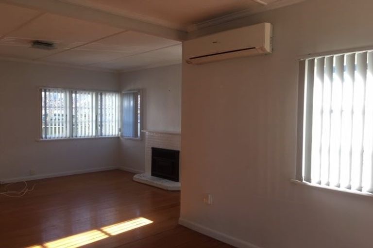 Photo of property in 47a Great South Road, Papakura, 2110