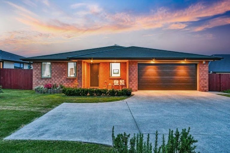 Photo of property in 98 Helenslee Road, Pokeno, 2472