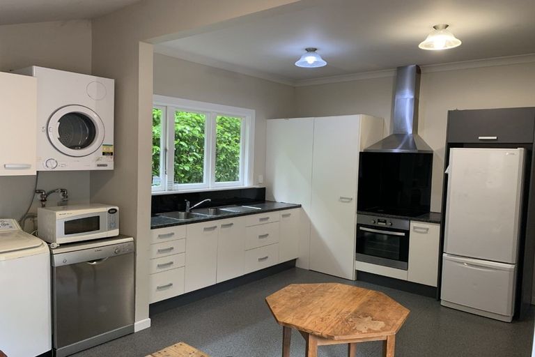 Photo of property in 5 Burrows Avenue, Karori, Wellington, 6012