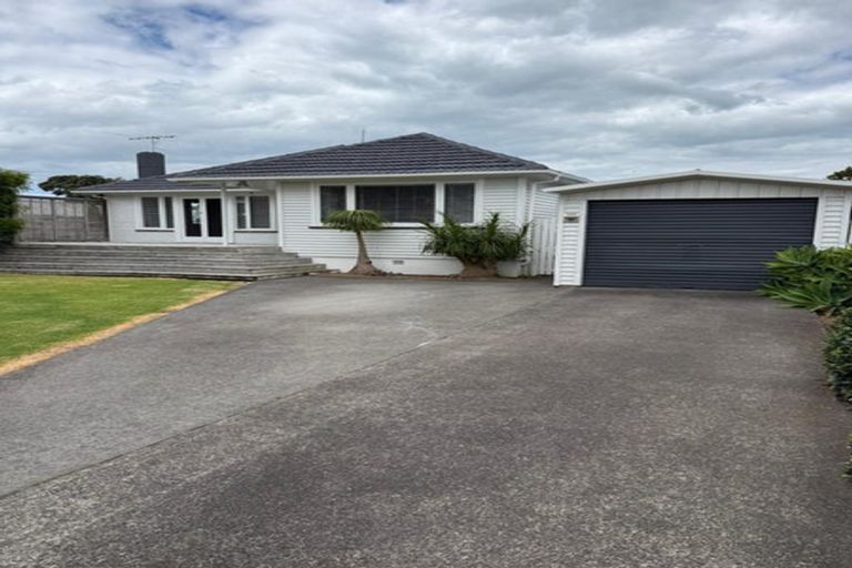 Photo of property in 1/48 Shakespeare Road, Milford, Auckland, 0620