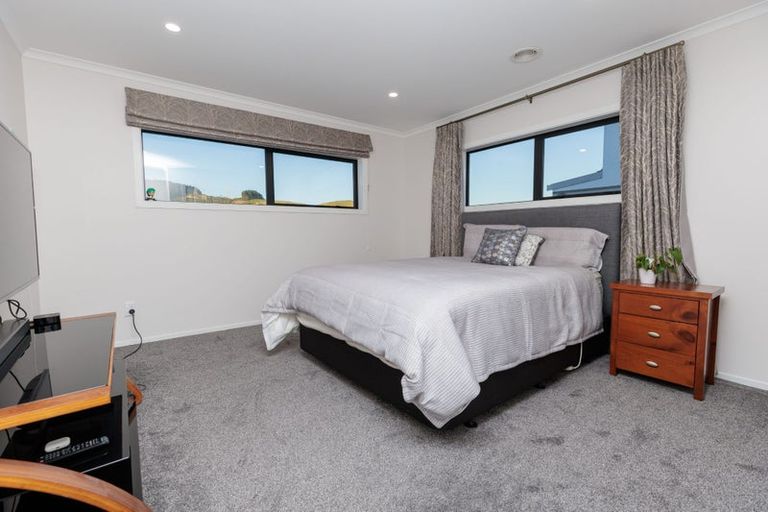 Photo of property in 150 Amesbury Drive, Churton Park, Wellington, 6037