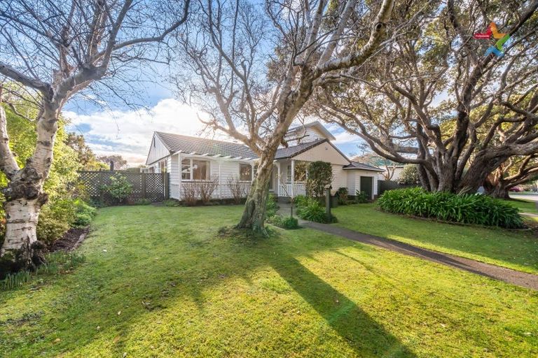 Photo of property in 27 Hinau Street, Woburn, Lower Hutt, 5010
