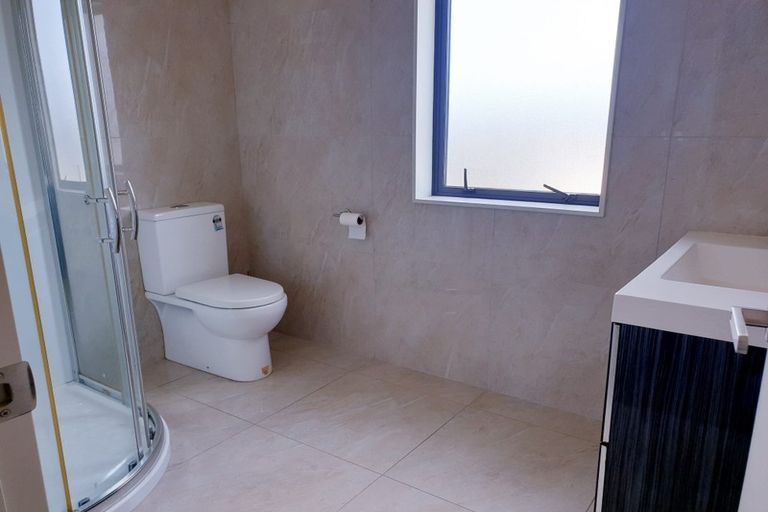 Photo of property in 24 Mantra Road, Massey, Auckland, 0614