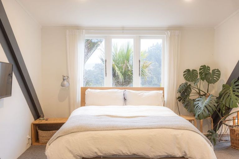 Photo of property in 33 Tainui Road, Titirangi, Auckland, 0604