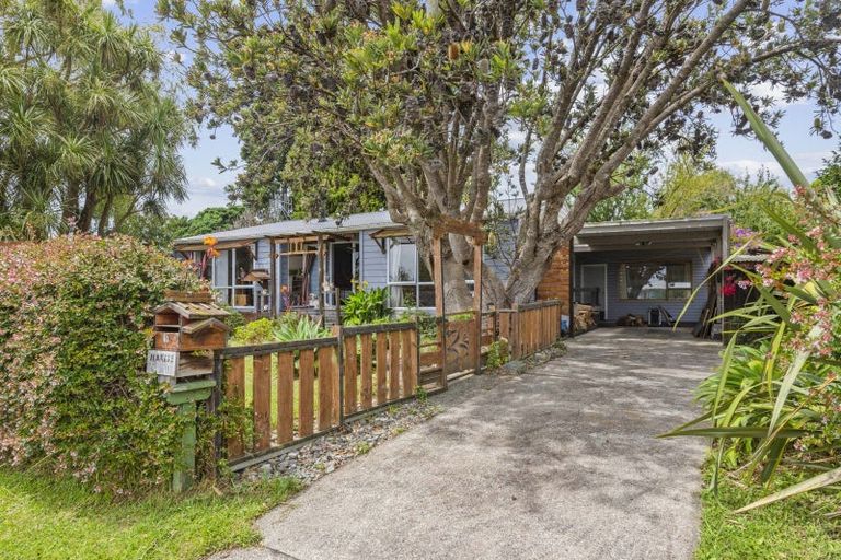 Photo of property in 5 Marere Avenue, Paraparaumu, 5032