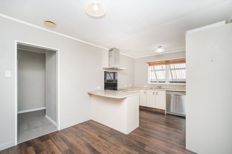 Photo of property in 20 Rhodes Drive, Kelvin Grove, Palmerston North, 4414