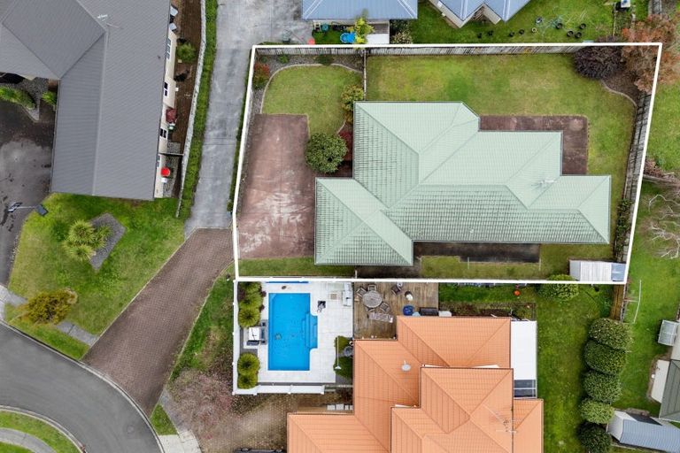 Photo of property in 12 Greenough Place, Rototuna, Hamilton, 3210