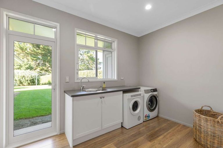 Photo of property in 6 Millbrook Drive, Waiuku, 2683