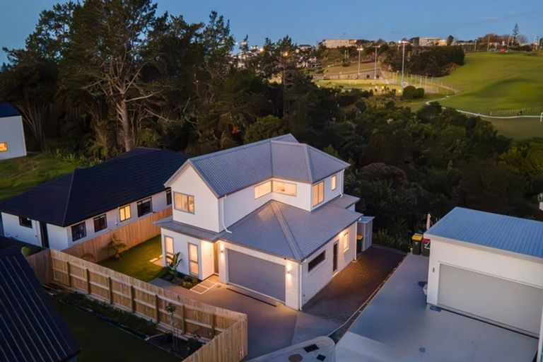 Photo of property in 69 Glenvar Ridge Road, Long Bay, Auckland, 0630