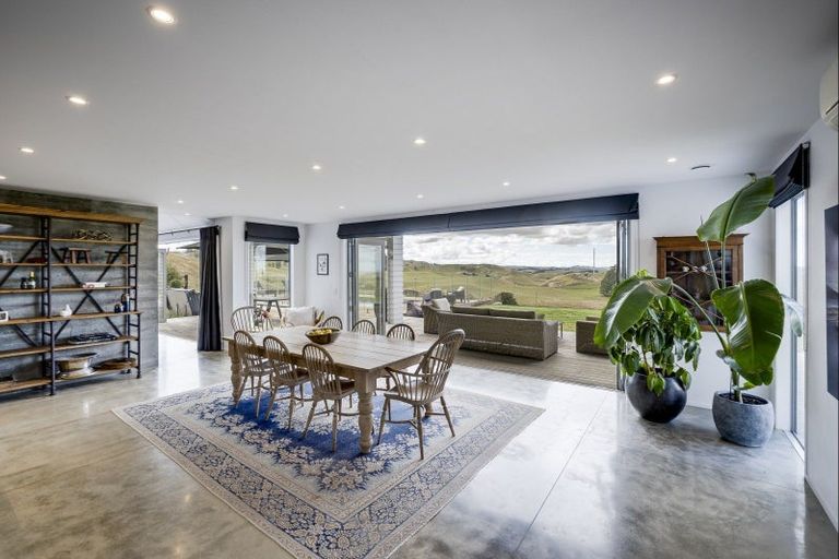 Photo of property in 1232 Taihape Road, Sherenden, Hastings, 4179