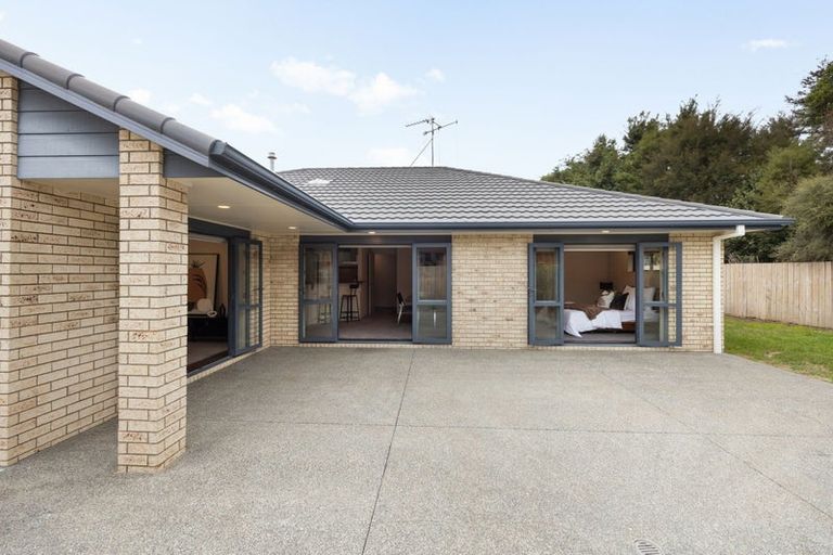 Photo of property in 35 Milbrook Place, Chartwell, Hamilton, 3210