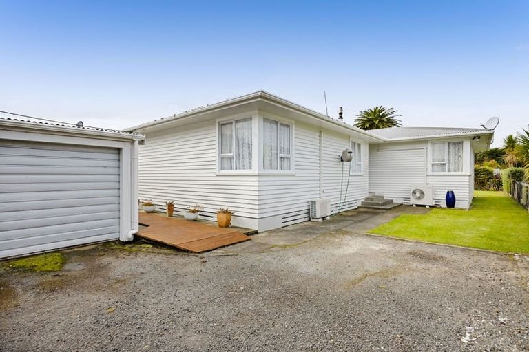Photo of property in 63 Longfellow Road, Opunake, 4616