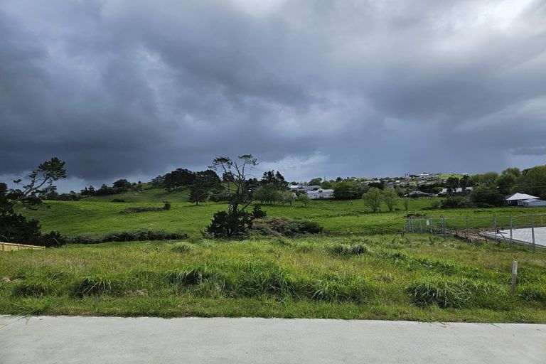 Photo of property in 28 Mahi Road, Helensville, 0800