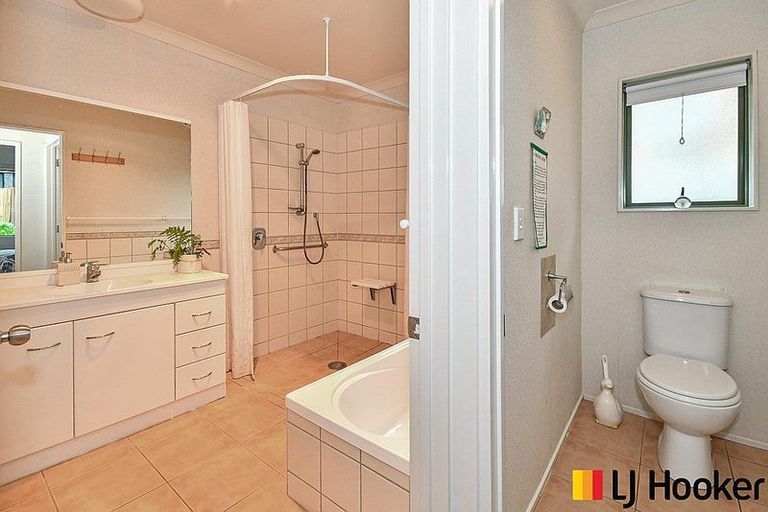 Photo of property in 28a Helvetia Road, Pukekohe, 2120