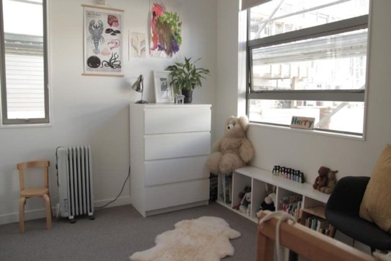 Photo of property in 24u7 Princess Terrace, Newtown, Wellington, 6021