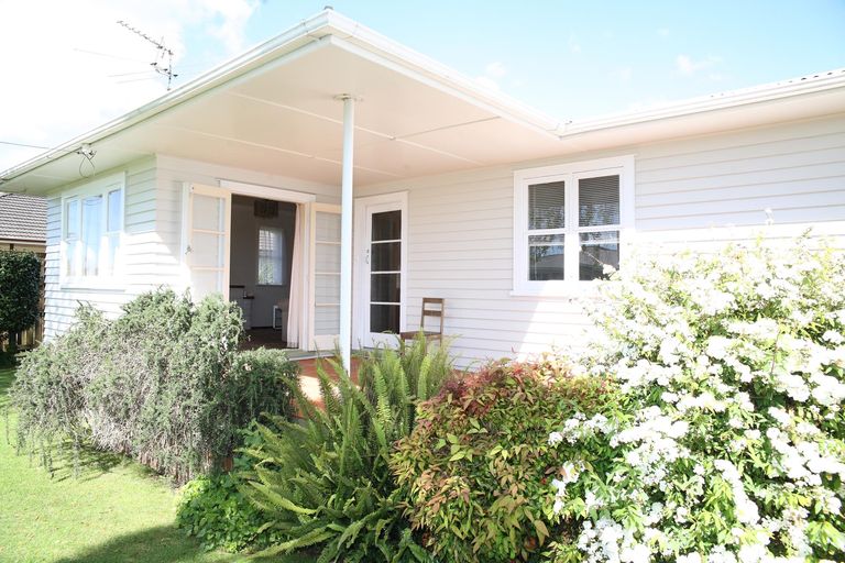 Photo of property in 32 Youngs Road, Papakura, 2110