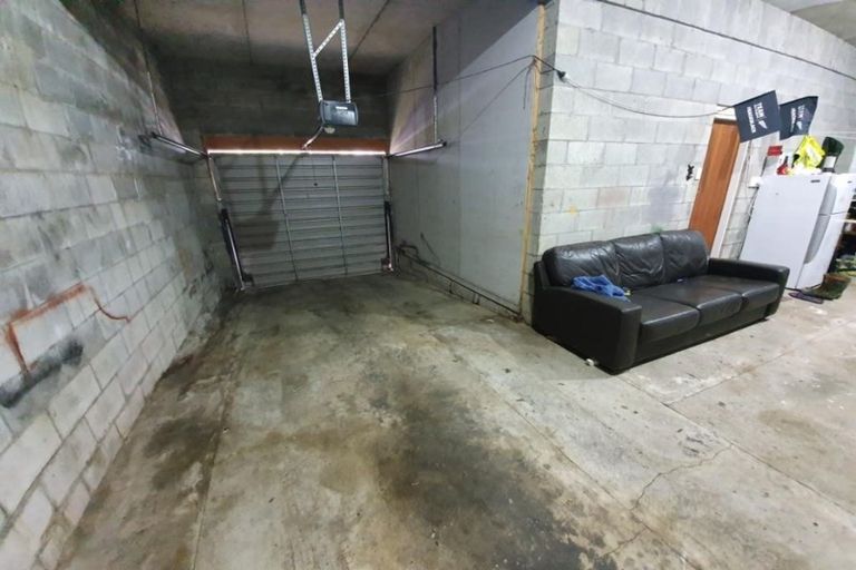 Photo of property in 33 Findlay Street, Moturoa, New Plymouth, 4310