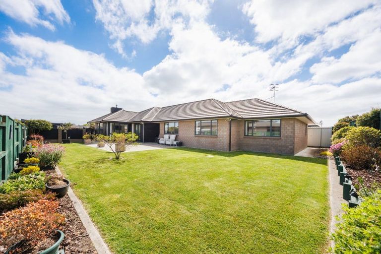 Photo of property in 54 Rosalie Terrace, Kelvin Grove, Palmerston North, 4414