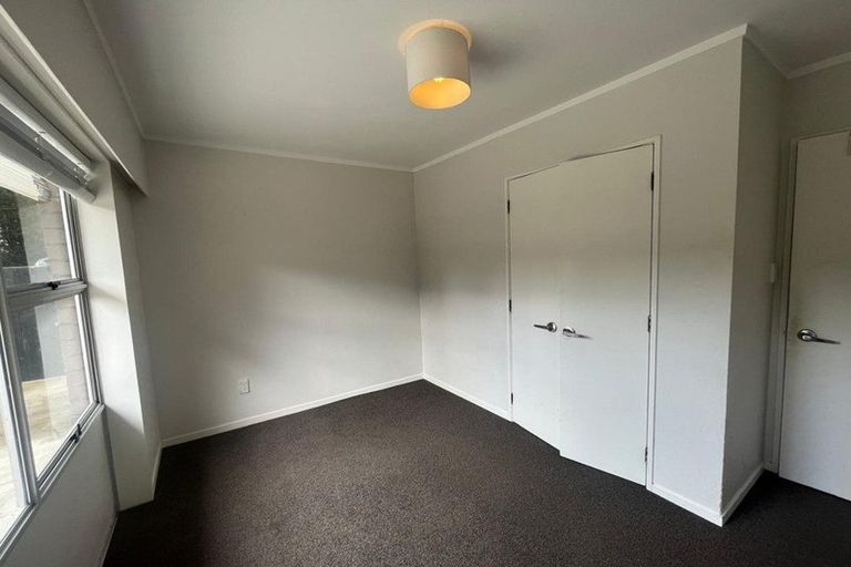 Photo of property in 1/18 Kashmir Road, Glen Eden, Auckland, 0602