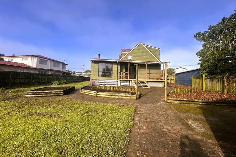 Photo of property in 5 Harrington Road, Henderson, Auckland, 0610