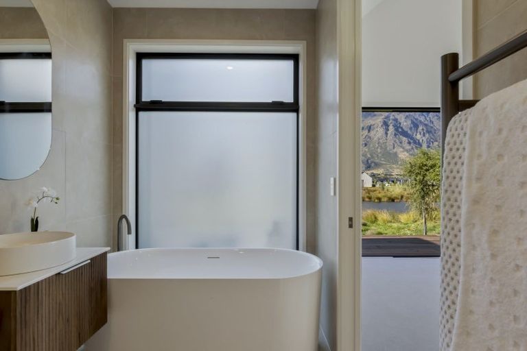 Photo of property in 7 Centurion Court, Jacks Point, 9371