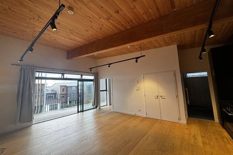 Photo of property in 6/167 Hobsonville Point Road, Hobsonville, Auckland, 0616