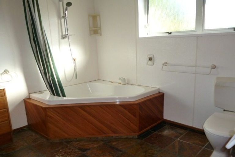 Photo of property in 17 Gebbie Road, Taradale, Napier, 4112