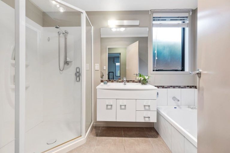 Photo of property in 24 Hansard Place, Bethlehem, Tauranga, 3110