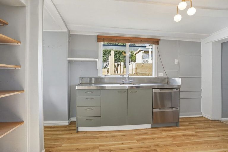 Photo of property in 7 Dickson Street, Macandrew Bay, Dunedin, 9014